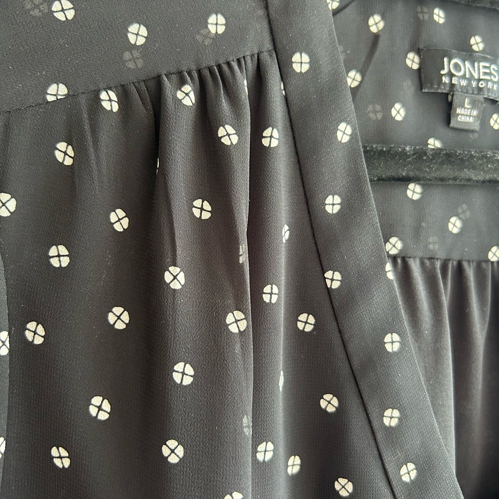 Jones New York Black Relaxed Blouse with 3/4 Sleeves - Picture 6 of 8